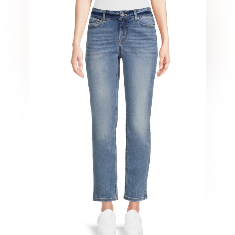 Time and Tru Women’s Size 18 Short Mid Rise Straight Jeans NWT Clean Stella Core